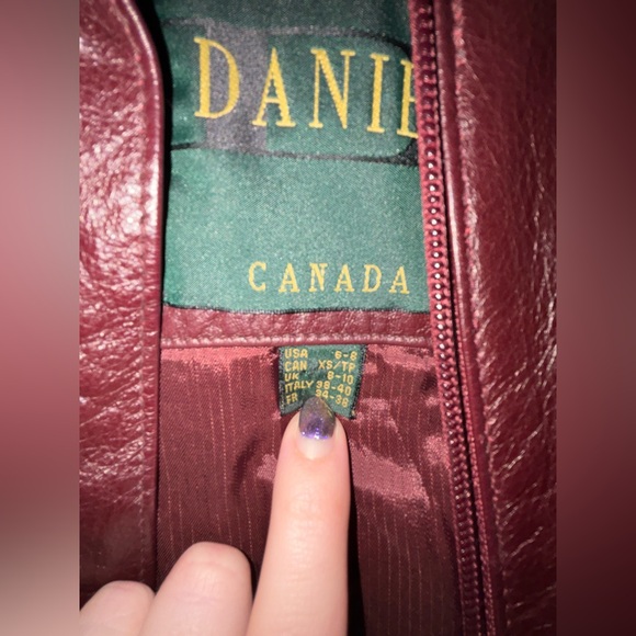Danier Vintage Women’s Burgundy Leather Jacket - XS - Removable Lining - Picture 3 of 4